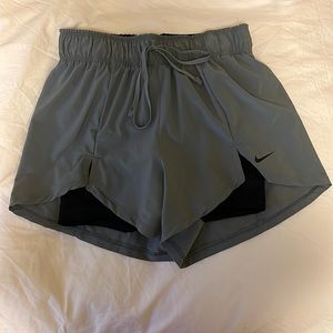 Nike flex essential 2 in 1 shorts, size XS